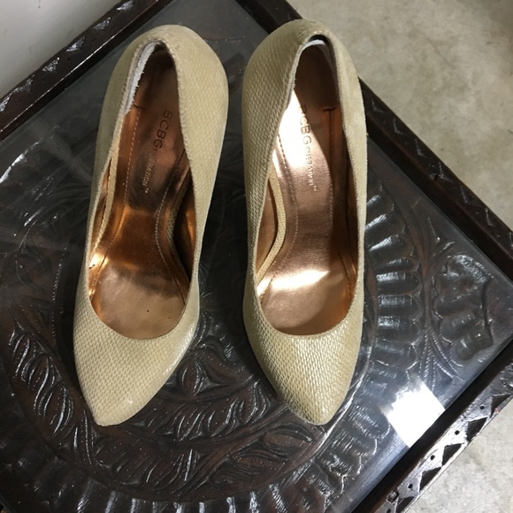 BCBG Nude Pumps - Picture 2 of 3